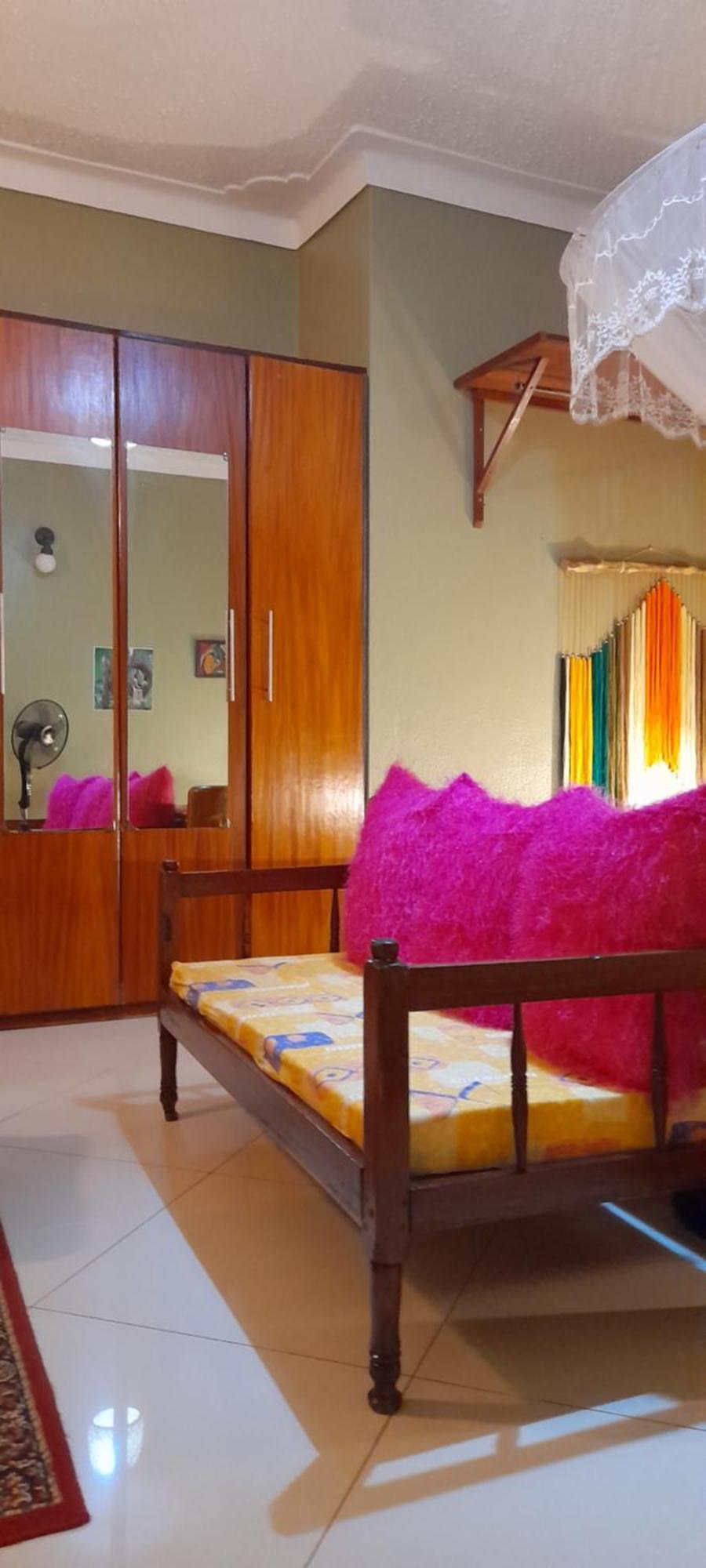 Aivilo Home Entebbe Buitenkant foto
